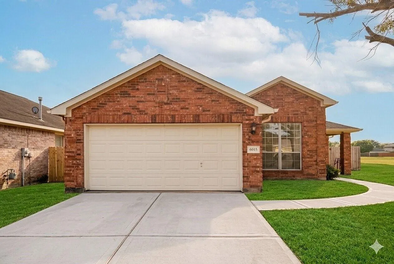 3 bed, 2.0 bath, 1758 sqft, $2,150 — Photo 1