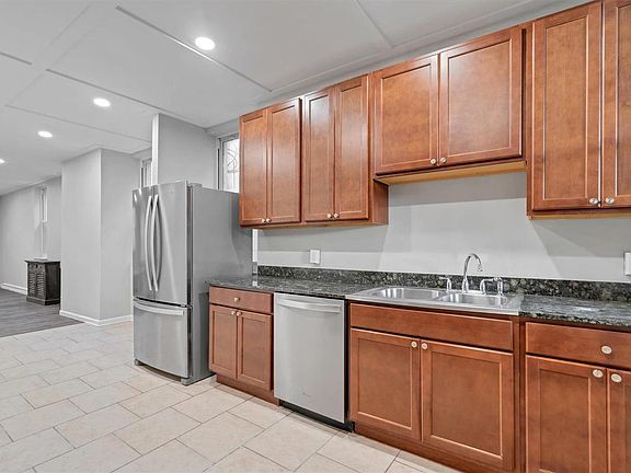 5th image of 2627 Ohio Ave