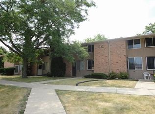 1438 Big Bend Rd, Waukesha, WI 53189