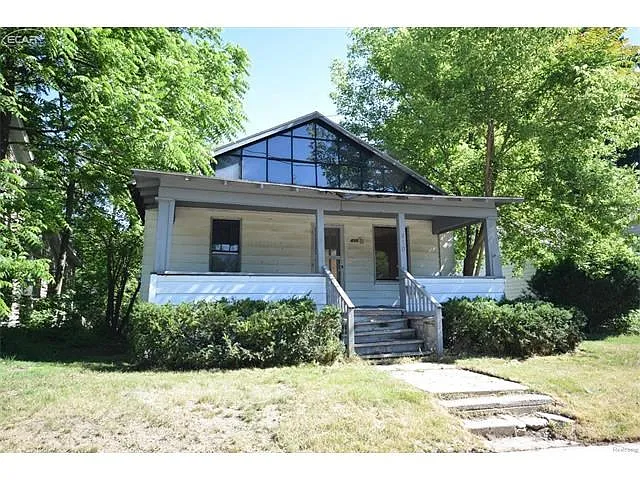 410 Oakland St photo 1