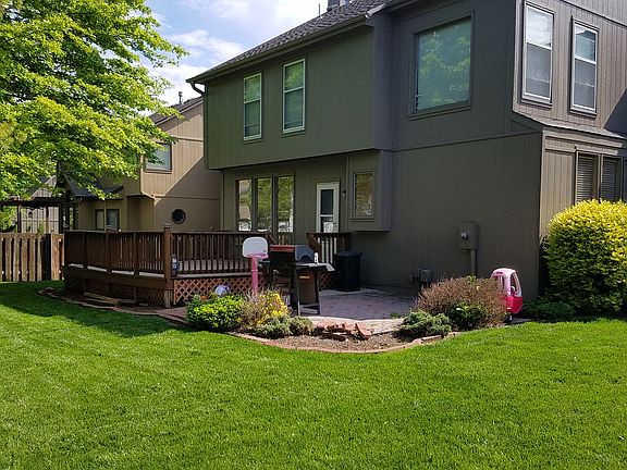 4th image of 5324 Hilltop Dr