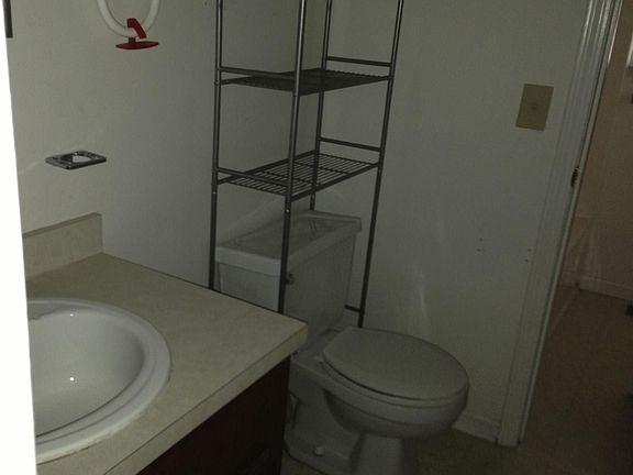 5th image of 2128 Glenn Rd