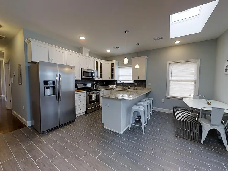 7 Nelson Ave #2 — Photo 2