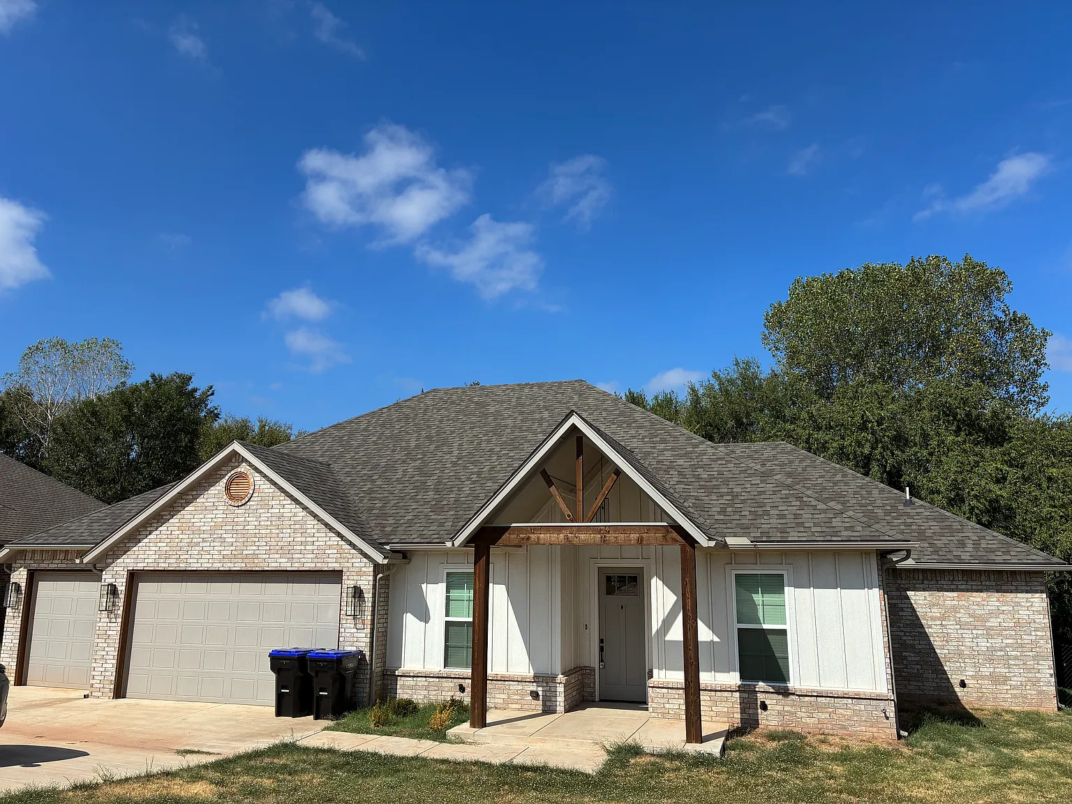 4 bed, 2021 sqft, $2,300 — Photo 1