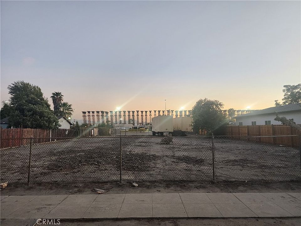 1st image of 0 W Spruce St #15