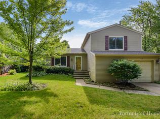 112 Glen Lake Dr, Bolingbrook, IL 60440