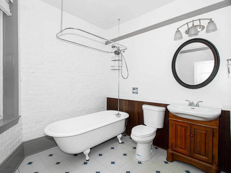 1st image of 906 Howard St APT 502