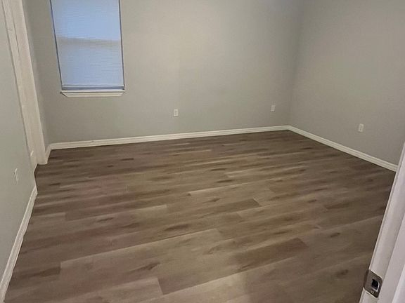 4th image of 1064 Palmetto Ave