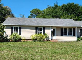 828 Arnold Rd, Wilmington, NC 28412