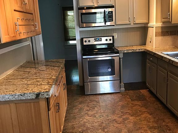 2nd image of 1565 Glenbeck Ave