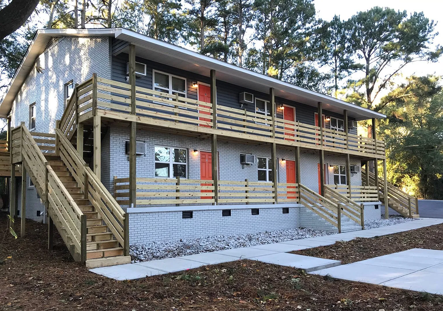 Modern Studio Apartments Near Clemson University — Photo 1