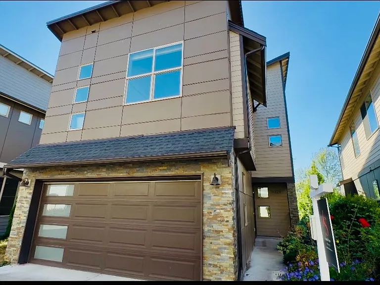 16329 Main View Ln NE — Photo 1