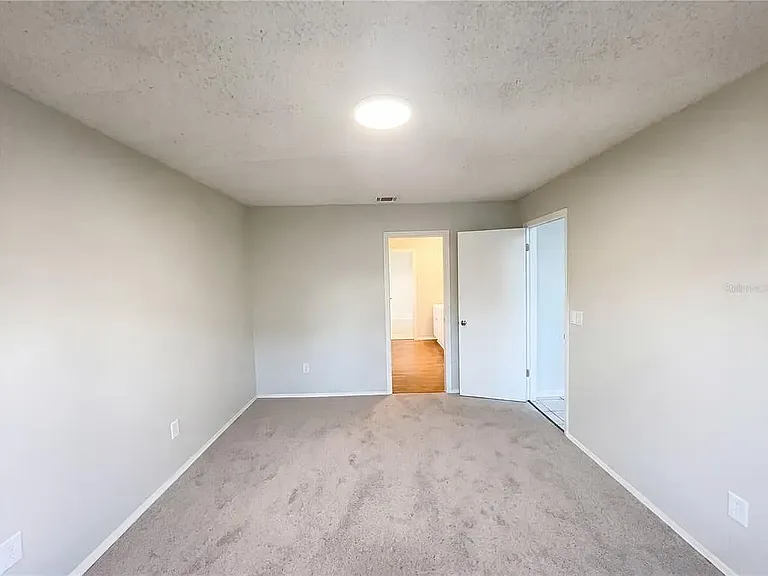143 Coralwood Cir — Photo 1