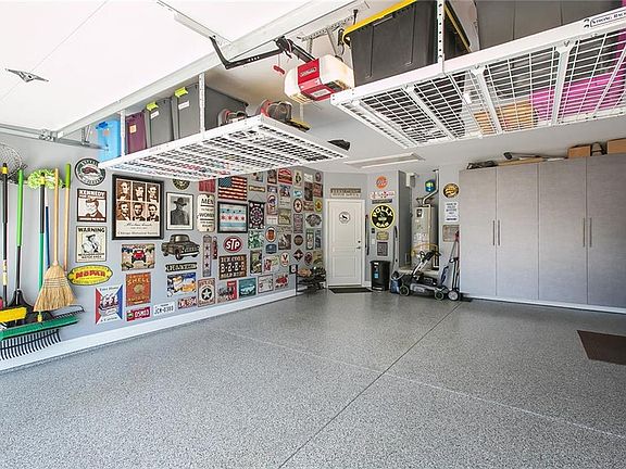 3rd image of 868 Pasatiempo Dr