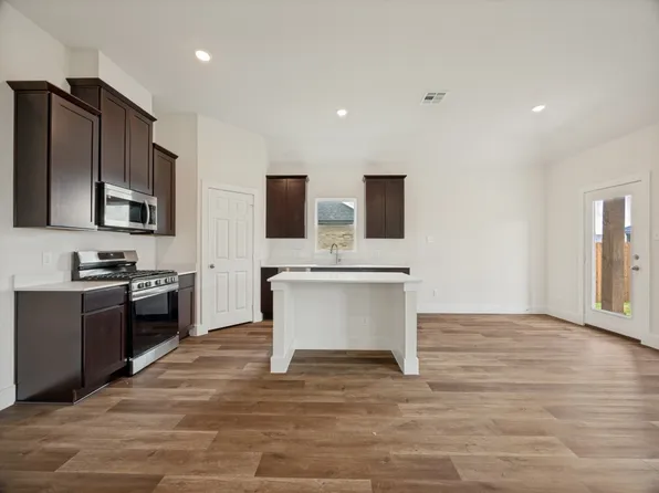 2411 Stonebriar Ln, Sherman, TX 75092