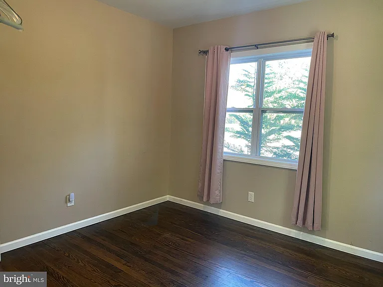 6914 Railroad Blvd — Photo 9