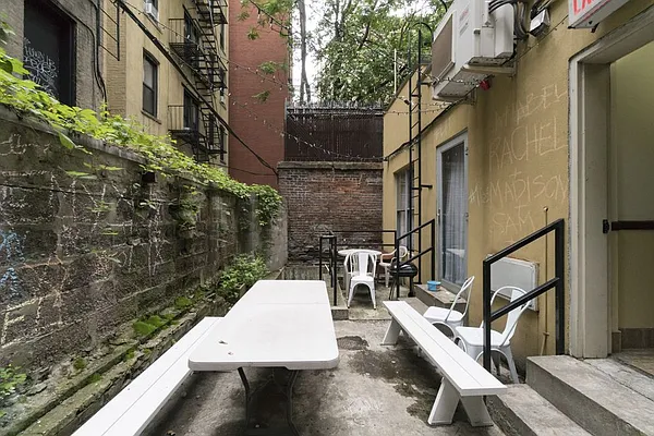 Rented by Bold New York | media 12