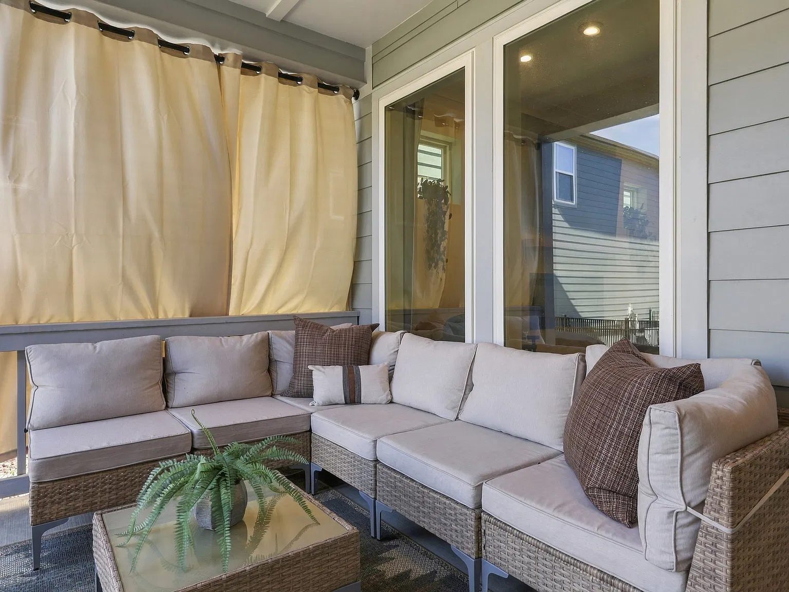 3 bed, 2.5 bath, 2000 sqft, $3,000 — Photo 3