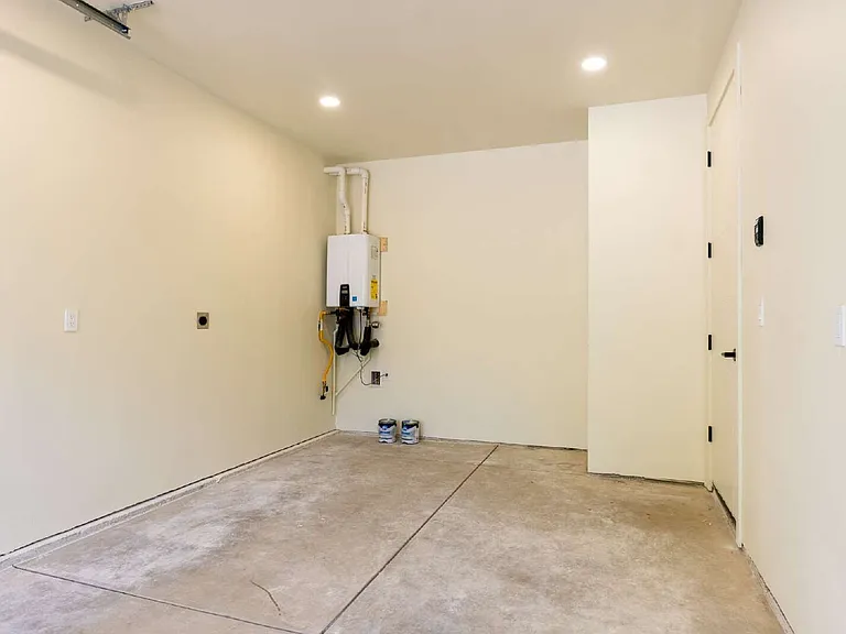 822 W 22nd Ave — Photo 48