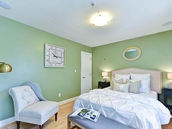 4th image of 1323 K St SE APT 103