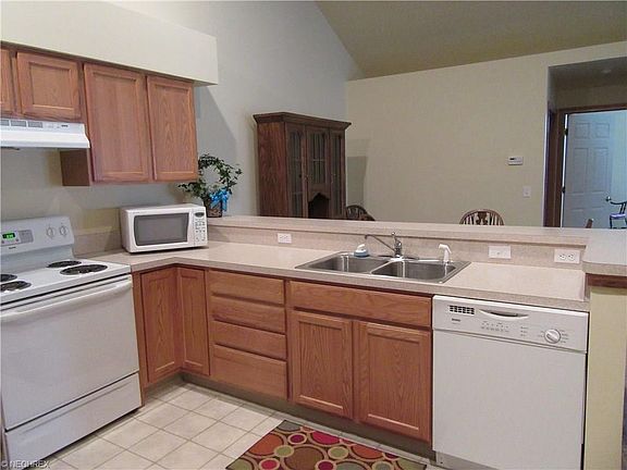 5th image of 1956 S Lincoln Ave Unit 4
