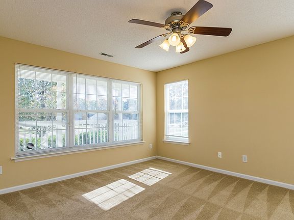 4th image of 107 Valentine Ct