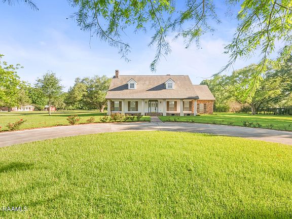 5th image of 1110 Mardi Gras Rd