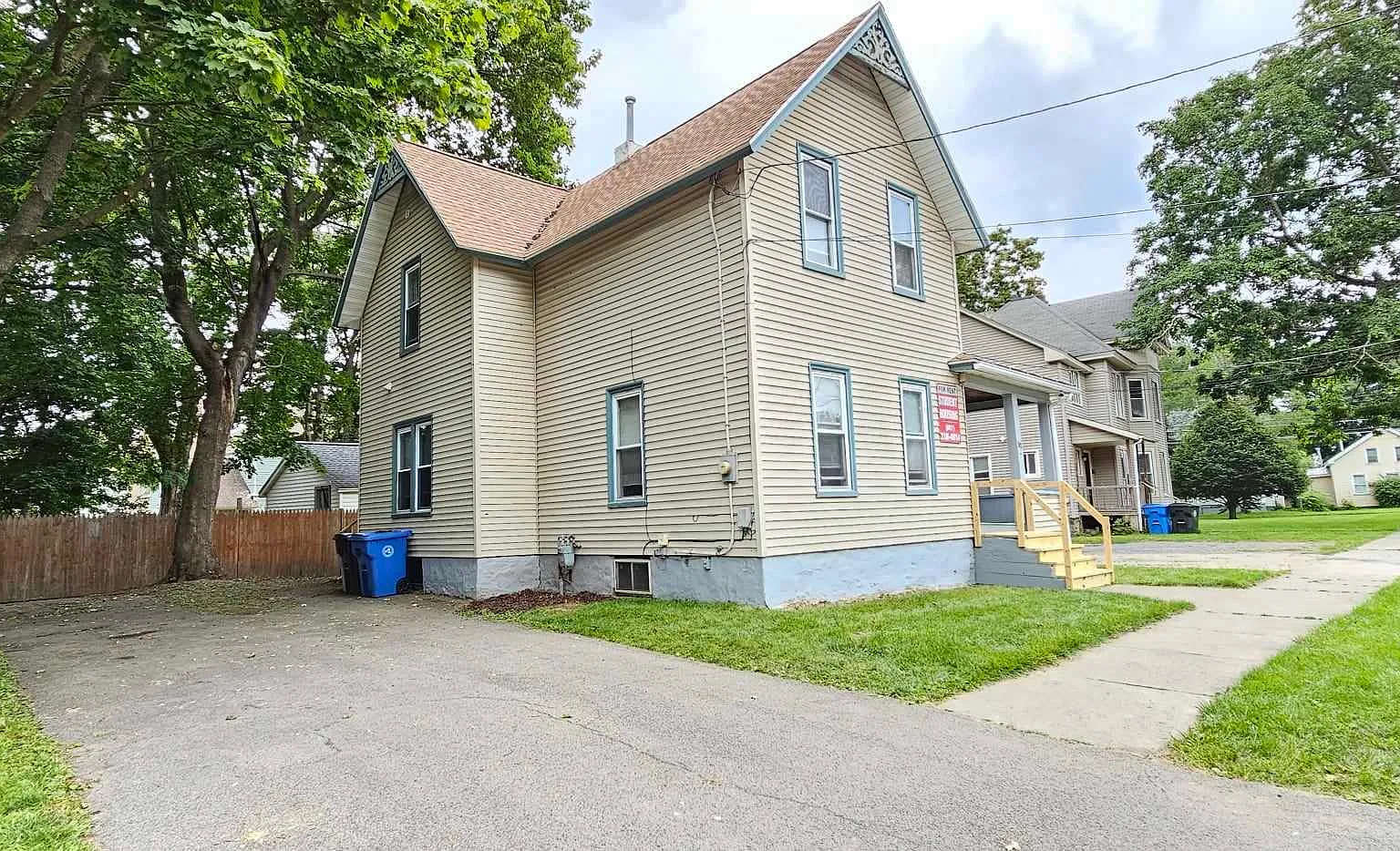 4 bed, 1338 sqft, $3,850 — Photo 2