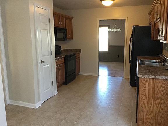 3rd image of 2777 Cascade Dr