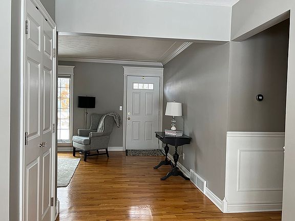 5th image of 5750 Lawndale Ave