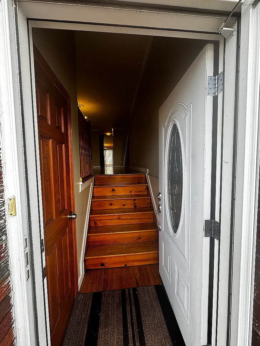 3 bed, 1.5 bath, 1400 sqft, $3,500 — Photo 4