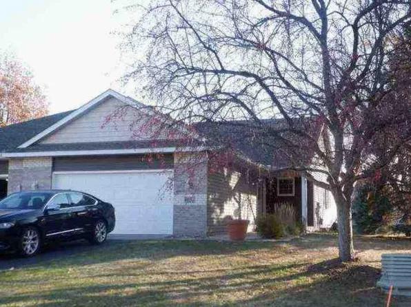 6005 Creekview Ln N, Brooklyn Park, MN 55443