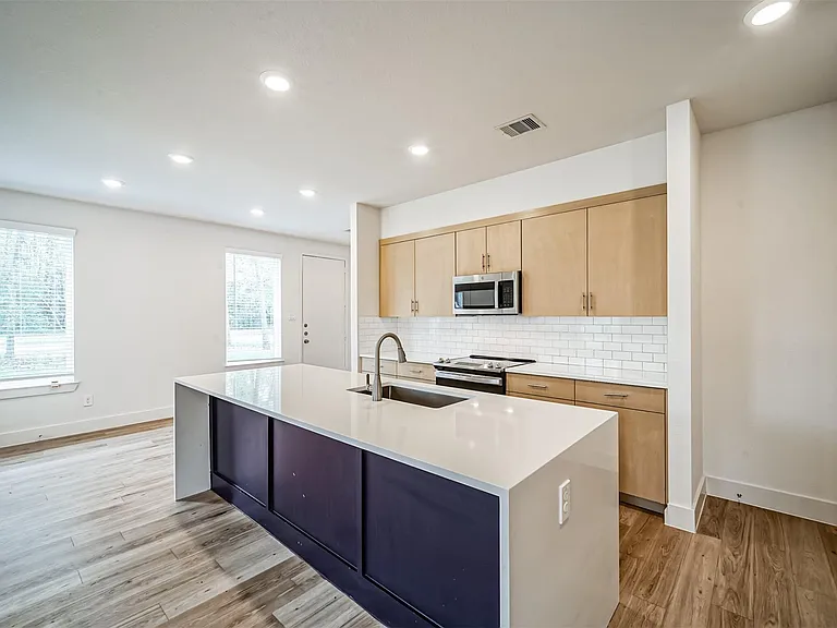 2523 Appian Way #B — Photo 7