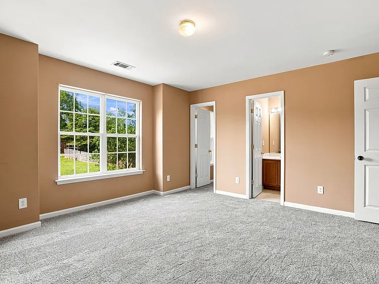926 Oakshire Cir — Photo 24