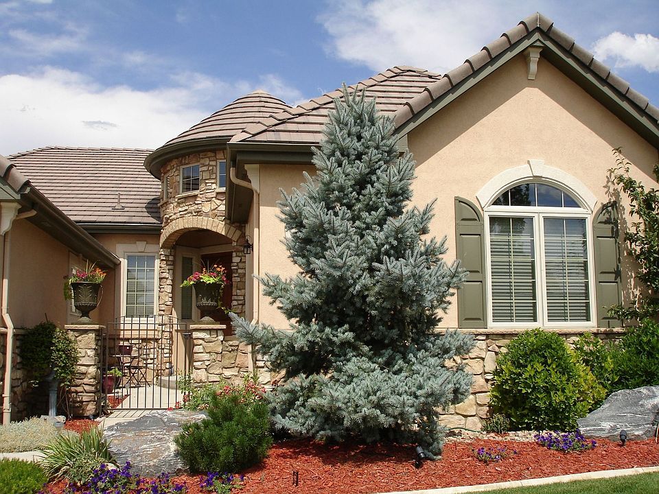 Outstanding curb appeal