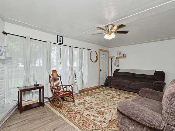 4th image of 1106 Oakdale Dr