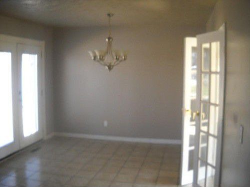 2nd image of 1420 Turnberry Dr