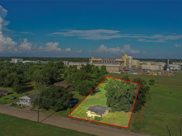 803 Mattie St, Wharton, TX 77488