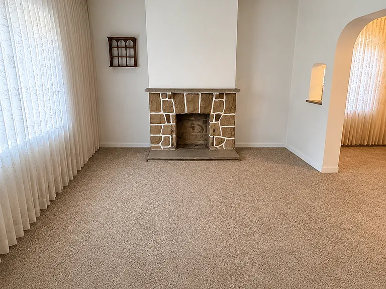 3326 Ward St — Photo 3