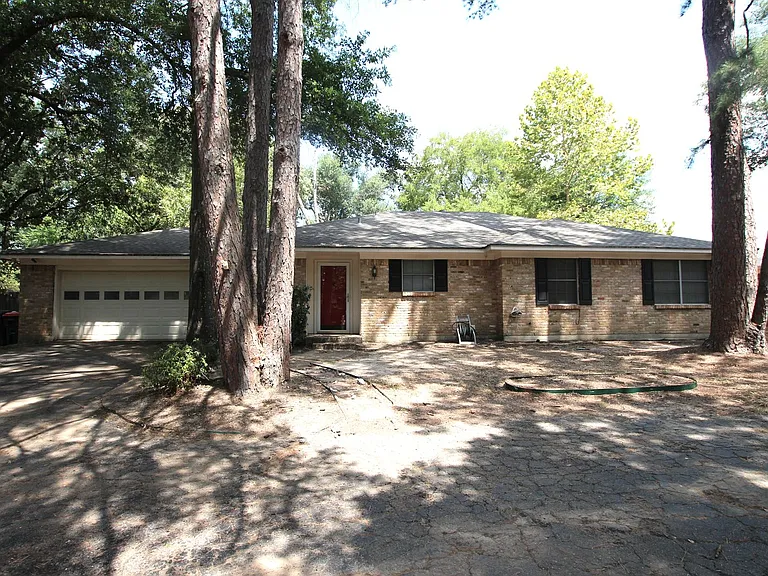 316 Clemson Dr — Photo 3