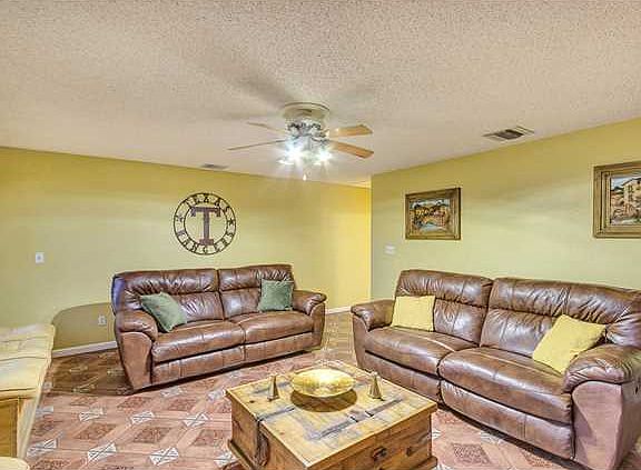 4th image of 835 Mont Blanc Dr