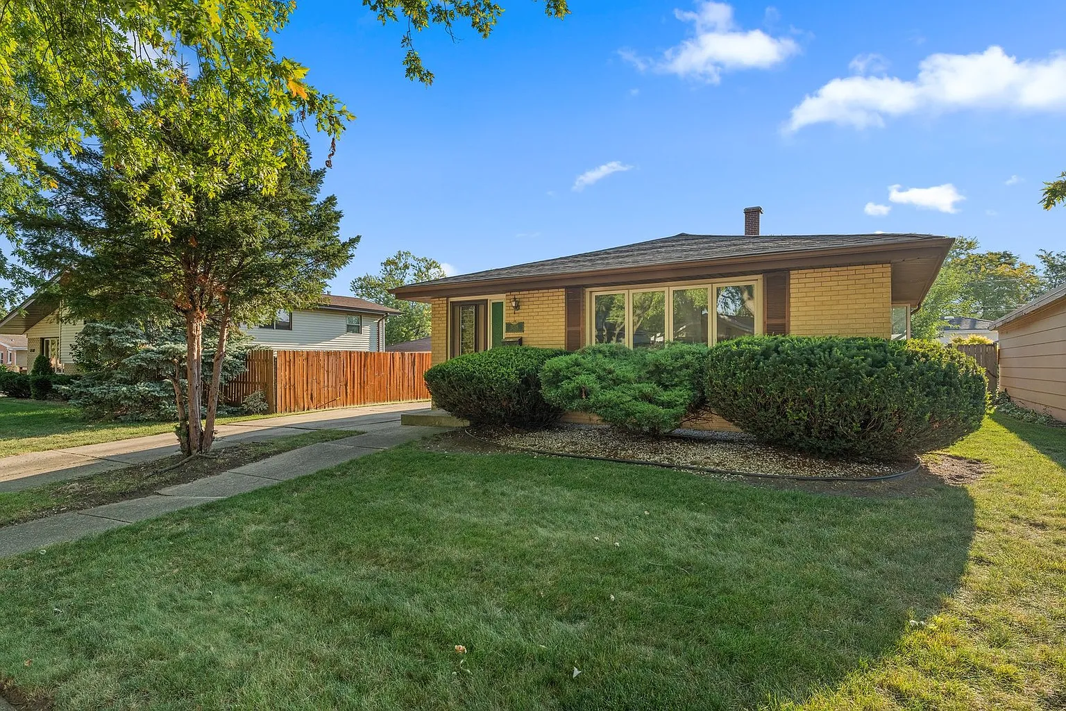 11705 S Rosemary Ln photo 1