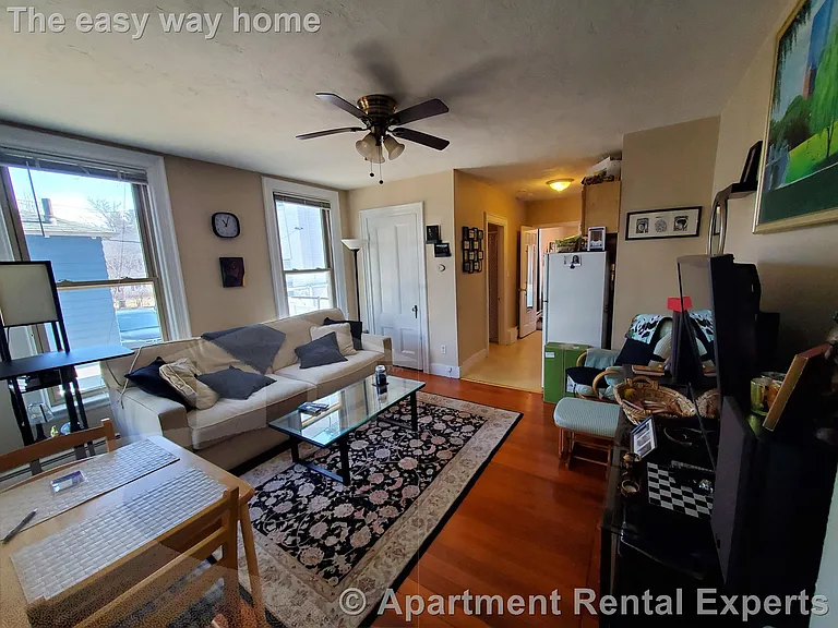 37 Spring St — Photo 2