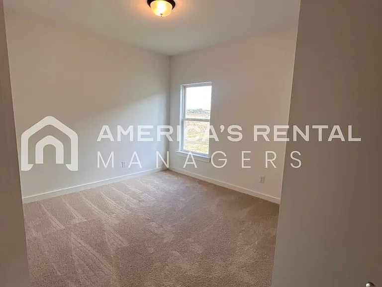 21521 Tawny Loop — Photo 9
