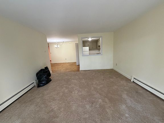Nice sized livingroom with all new carpeting