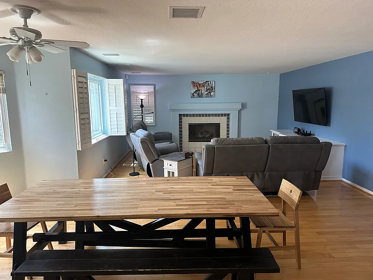 405 Lexington Cir — Photo 4