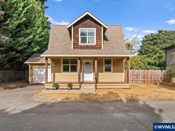 319 SE Sheridan Rd, Sheridan, OR 97378