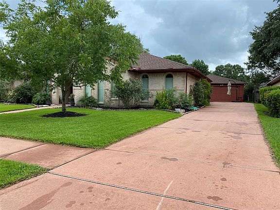 2nd image of 16426 Glenshannon Dr