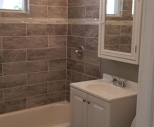 4th image of 5023 S Wood St