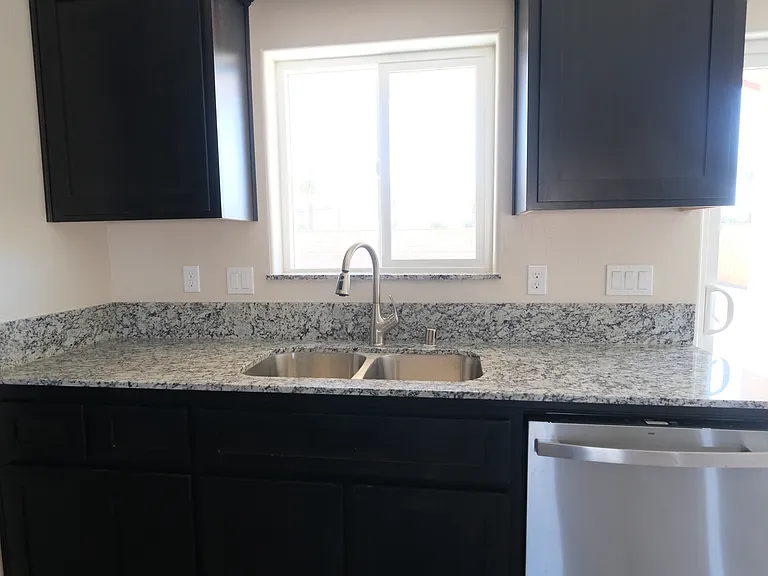 804 N Palm St — Photo 5